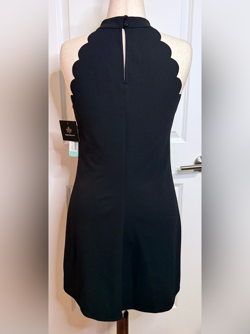 🆕 NWT Fortune + Ivy Marina Scallop Halter Neck Little Black Cocktail Dress - L - Picture 2 of 9